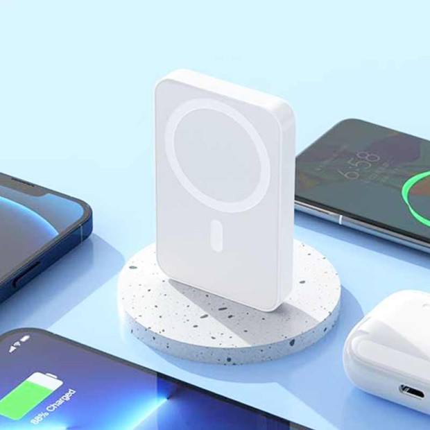 Power bank magnetic 5000mha beli